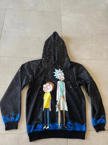 Haut à capuche, taille M, très bon état