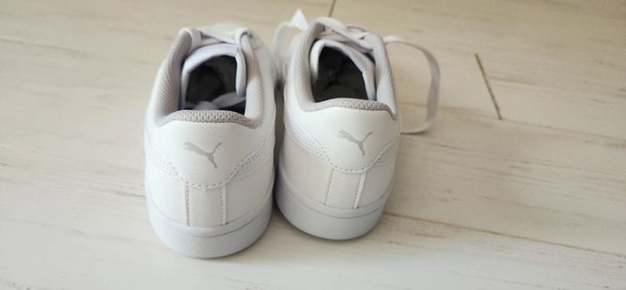 PUMA Smash V2 L Jr Baskets Basses blanches NEUVES - photo numéro 9