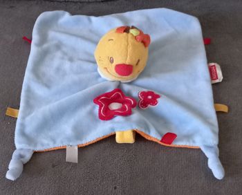 Doudou carré plat Bill- Attaché tétine- Nattou