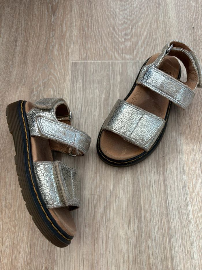 Sandales dorées effet craquelés à scratch Dr Martens pointure 28 - photo numéro 2