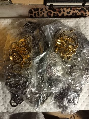 Lot revendeur , de boucles d oreilles