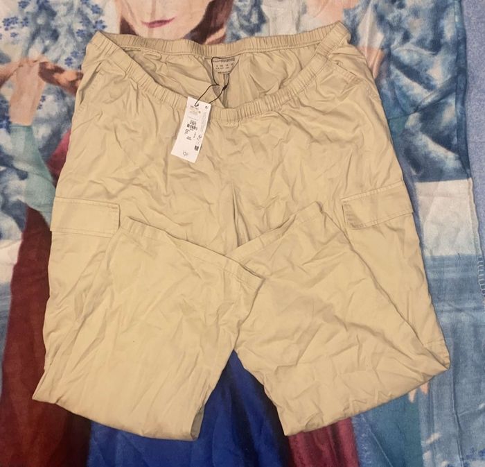 Cargo femme maternité neuf