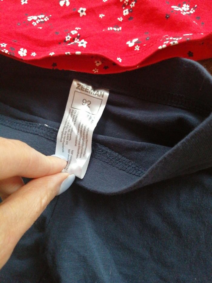 Tee shirt fleuri et petit short - photo numéro 4