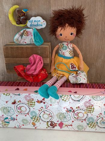 LL17 doudou poupée Mona 👧🏻 lilliputiens