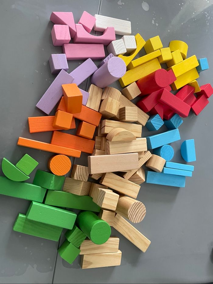 Baril de Jeu de construction Maxi Toys pièces en bois colorées - photo numéro 3