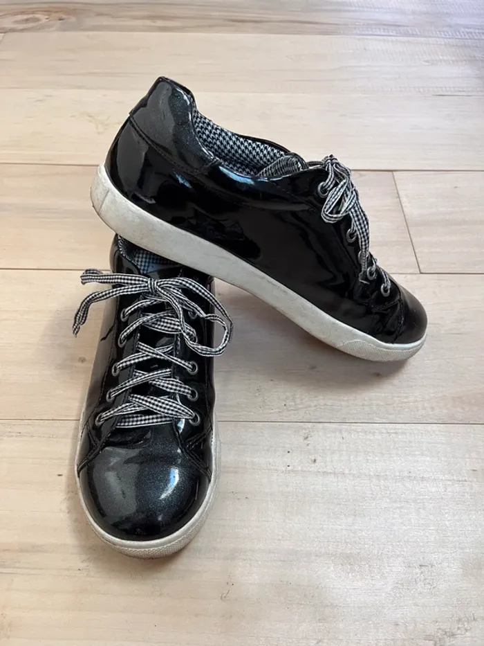 Sneakers vernis - photo numéro 2