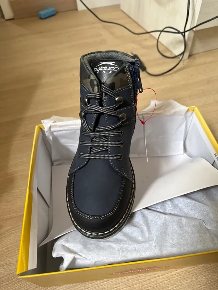 Superbes bottines garçon Balducci neuves avec étiquette pointure 32