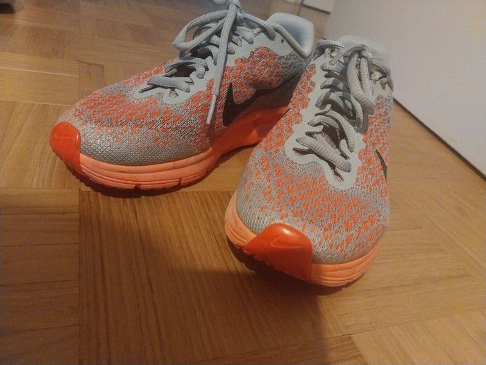 Air max sequent 2 p36 en très bon etat - photo numéro 2
