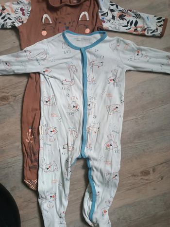 Lot de 2 pyjamas / dors bien