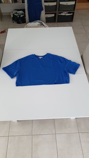 Sweat neuf court sans manche en XS