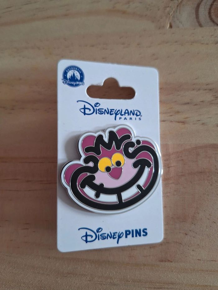 Pin's Disney Chat de Cheshire (Alice) Neuf