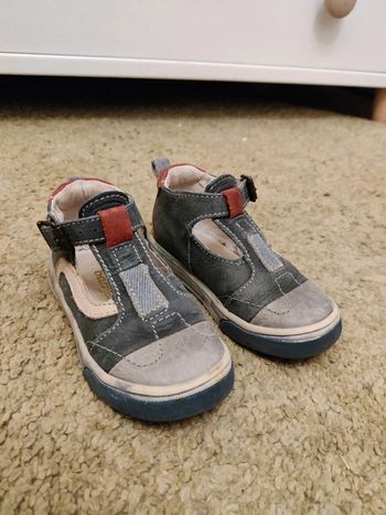 Chaussure ouverte taille 23