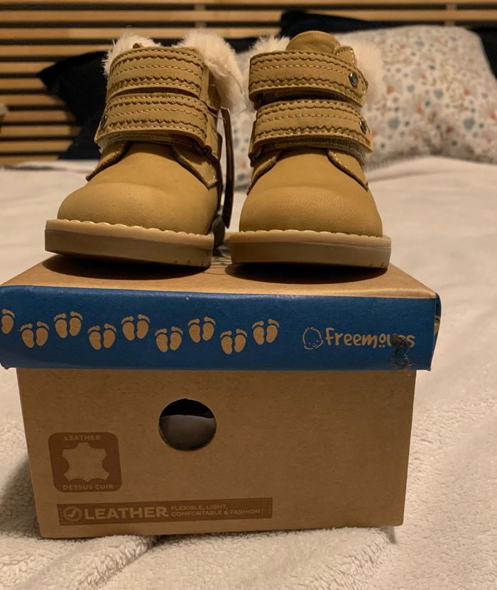 Bottines en cuir, fourrées - taille 19 - photo numéro 4