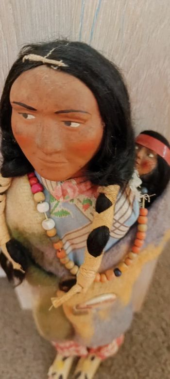 Poupée amérindienne indien avec son bébé