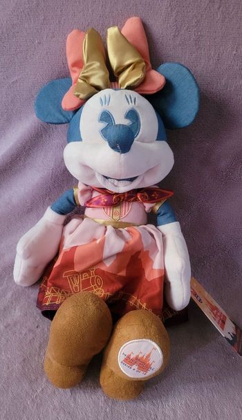 Peluche minnie main attraction 9 BTM
