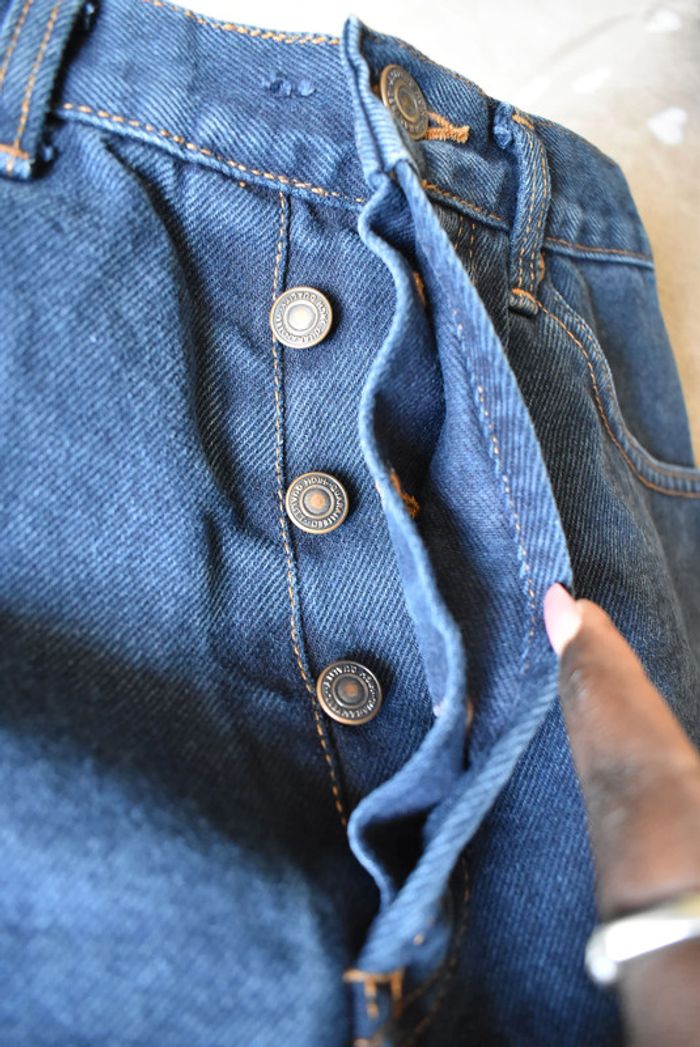 mini short en jeans - photo numéro 4