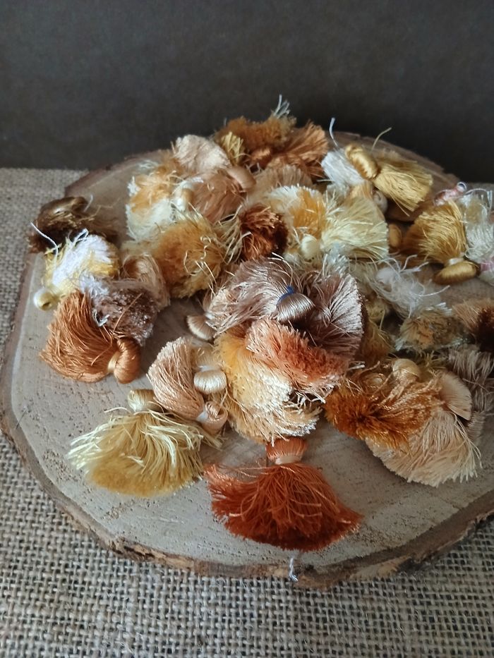 Lot de 50 glands pompons jaune orange - photo numéro 2