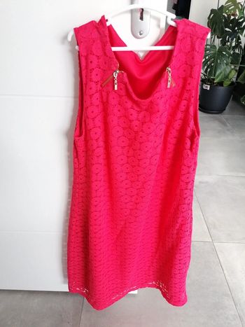Robe rose fonce taille 2