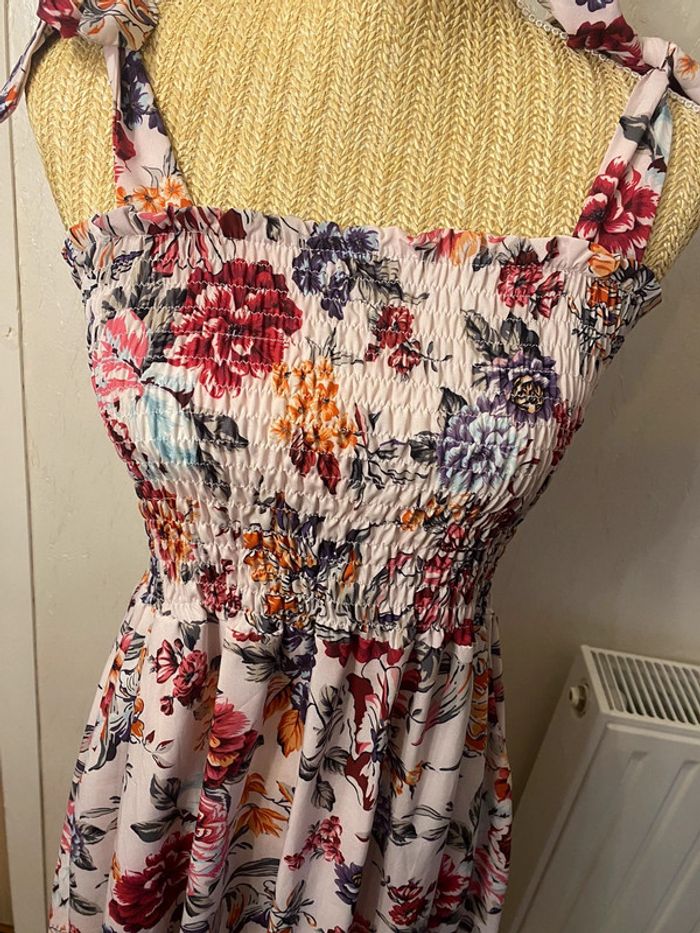 Robe fleurie - photo numéro 2