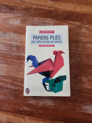 Livre : papier plié