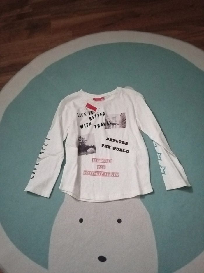 T-shirt manches longues neuf 4 ans