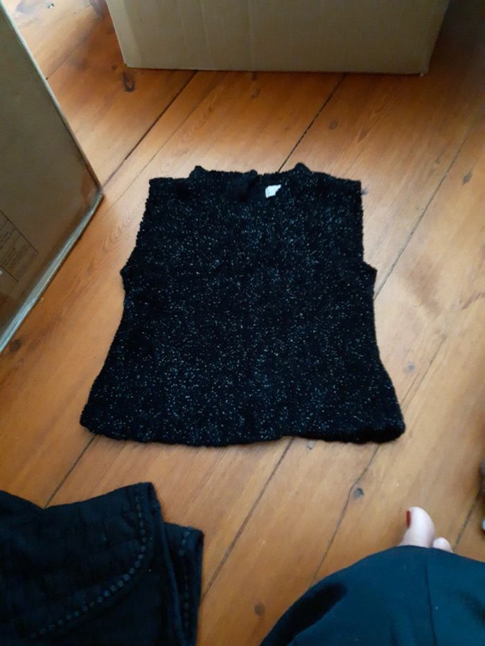 Pull sans manches noir fil argenté 12 mois neuf