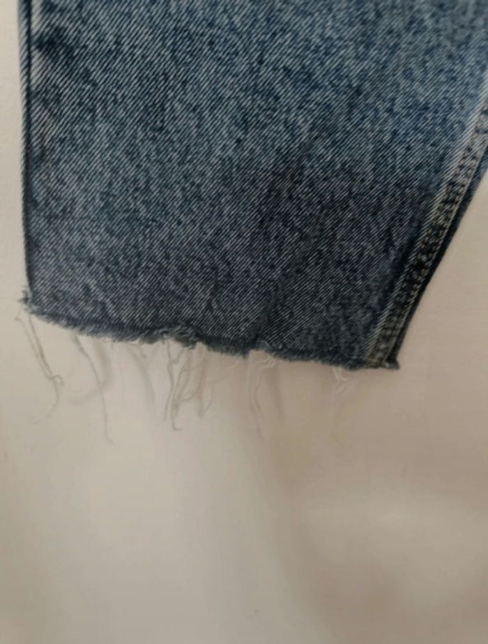 Lot de 2 jeans 1 jean Pimkie taille 40 ,bas effiloché 
1 jean blanc de chez Primark taille 40 

Les 2 sont taille haute - photo numéro 5