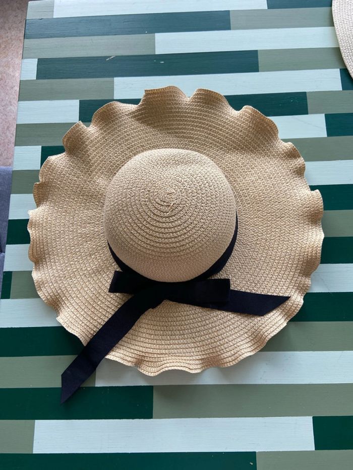 Chapeau ondulé noeud noir - photo numéro 2