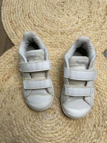 Basket adidas taille 24