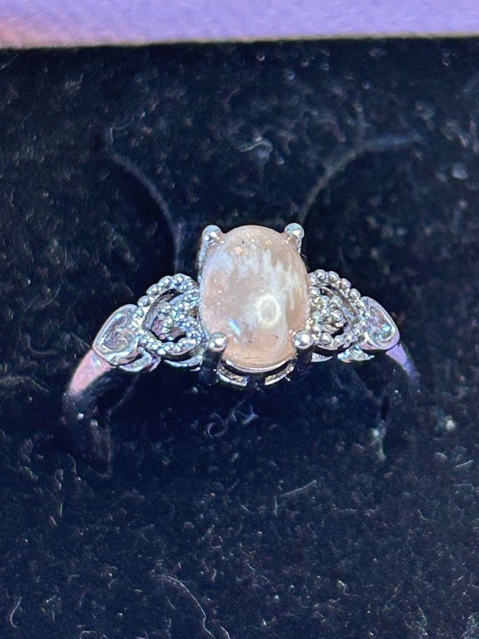 Bague réglable en laiton et en pierre de soleil – Joie & Rayonnement - photo numéro 3