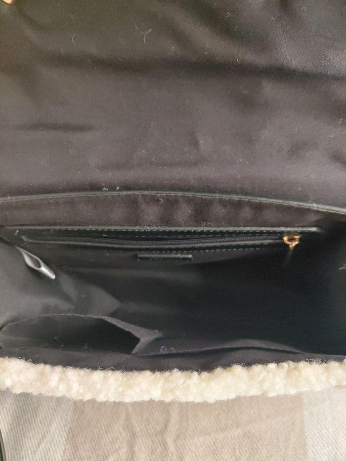 Sac bandoulière noir avec moumoute - photo numéro 6