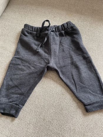 Pantalon gris 9 mois