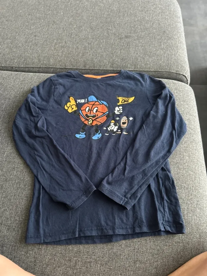 Tee shirt