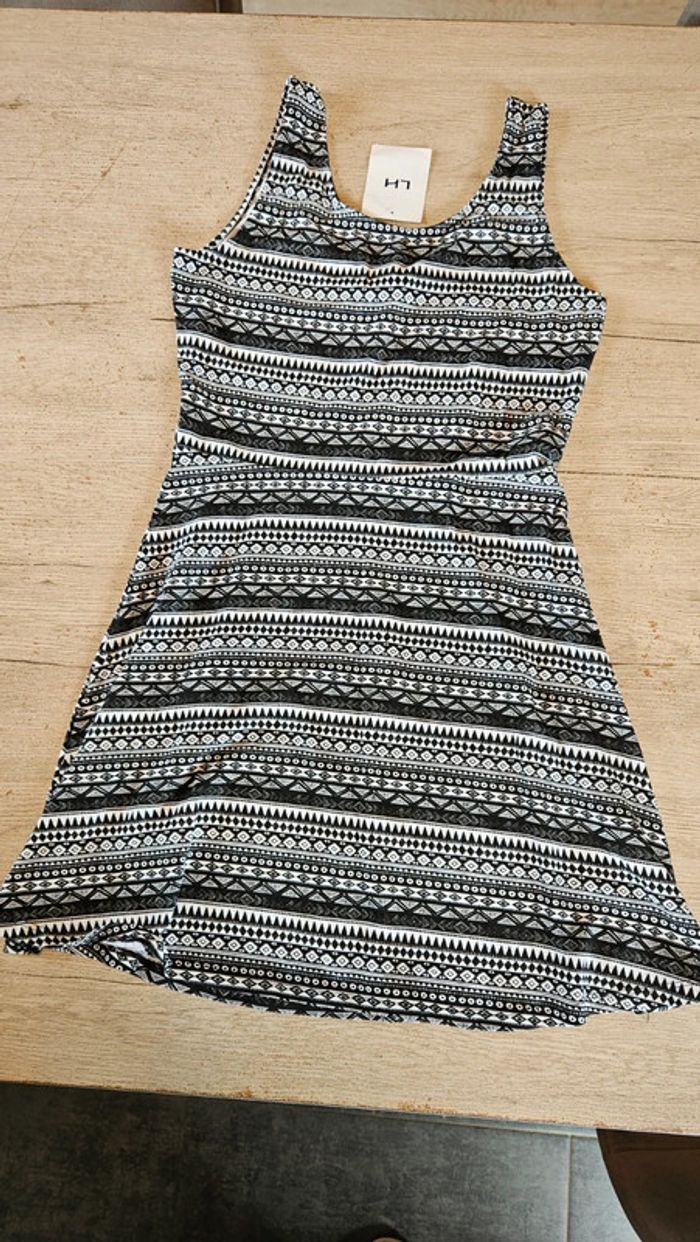 Robe bain de soleil à bretelles, noire à motifs blancs, La Halle, 14 ans, neuve