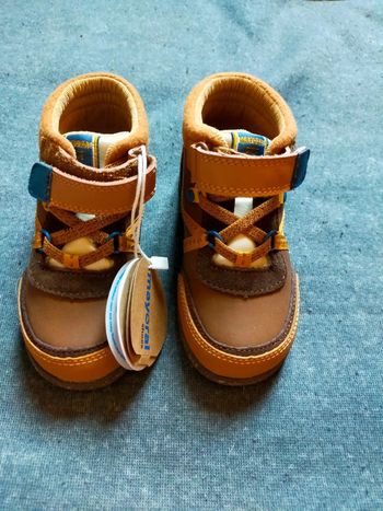 Chaussures garçon Mayoral – Pointure 25 – Neuves avec étiquette