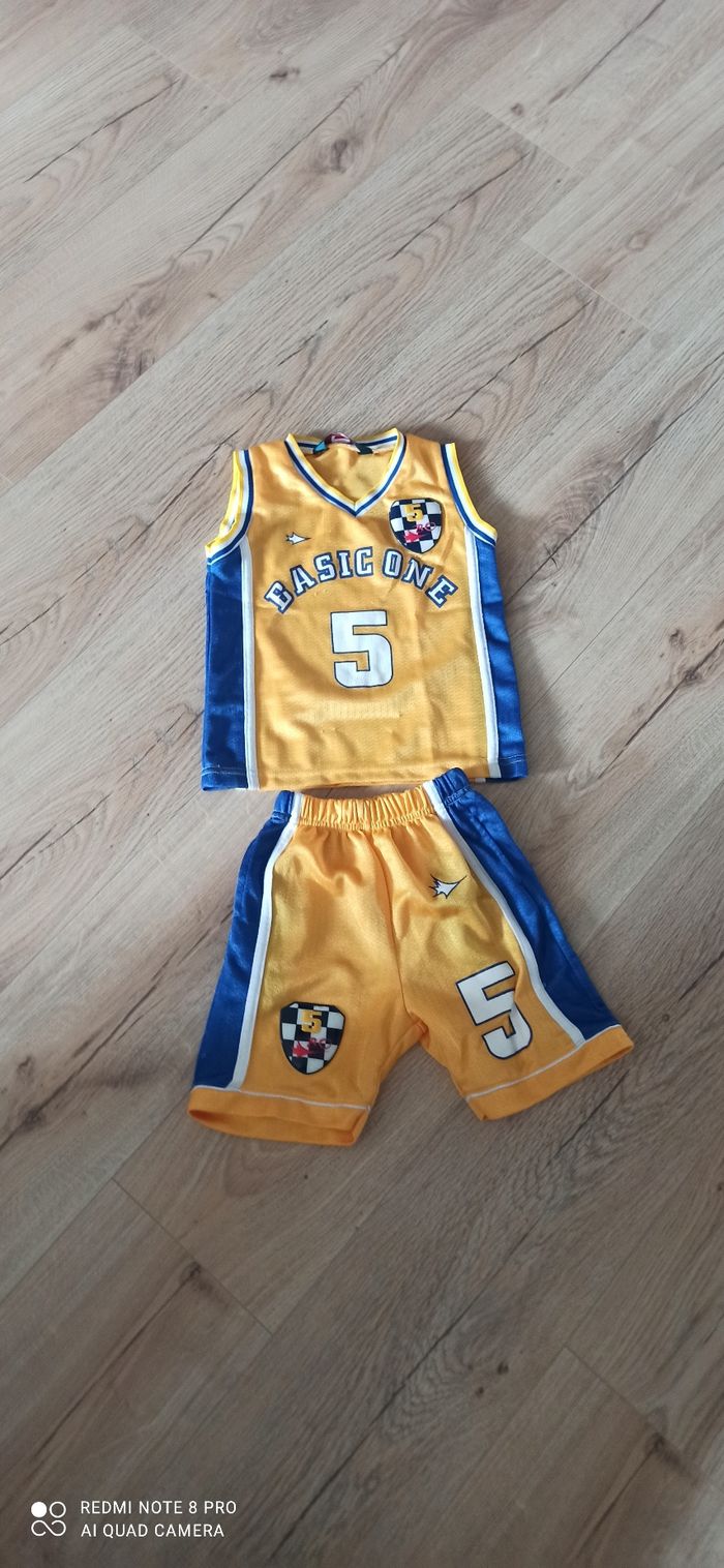 Ensemble basket ball 3 ans