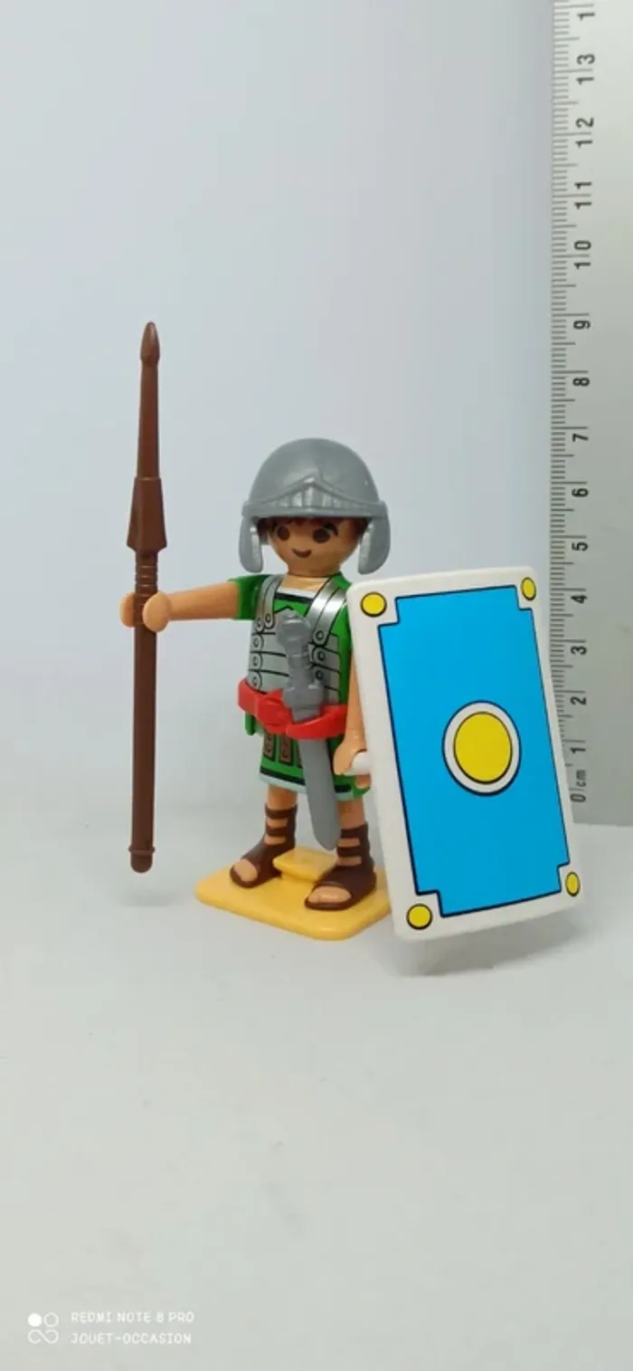 Homme légionnaire romain avec glaive à la ceinture et lance playmobil