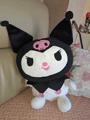 Grande peluche Kuromi Hello Kitty Sanrio comme neuve collection