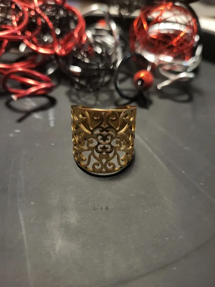 Bague acier inoxydable ajustable motif floral ajouré doré - photo numéro 2