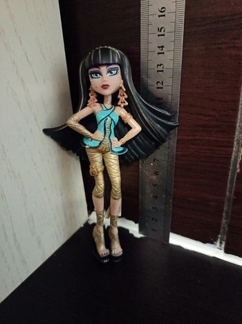 Figurine monster higt