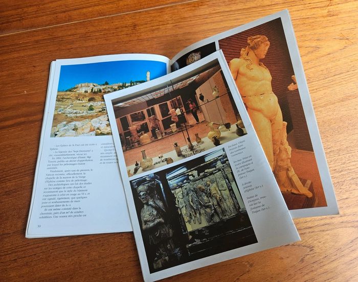 "Ephèse".
64 pages.
ISBN : 975.8212.08.7.
En l'état - photo numéro 8