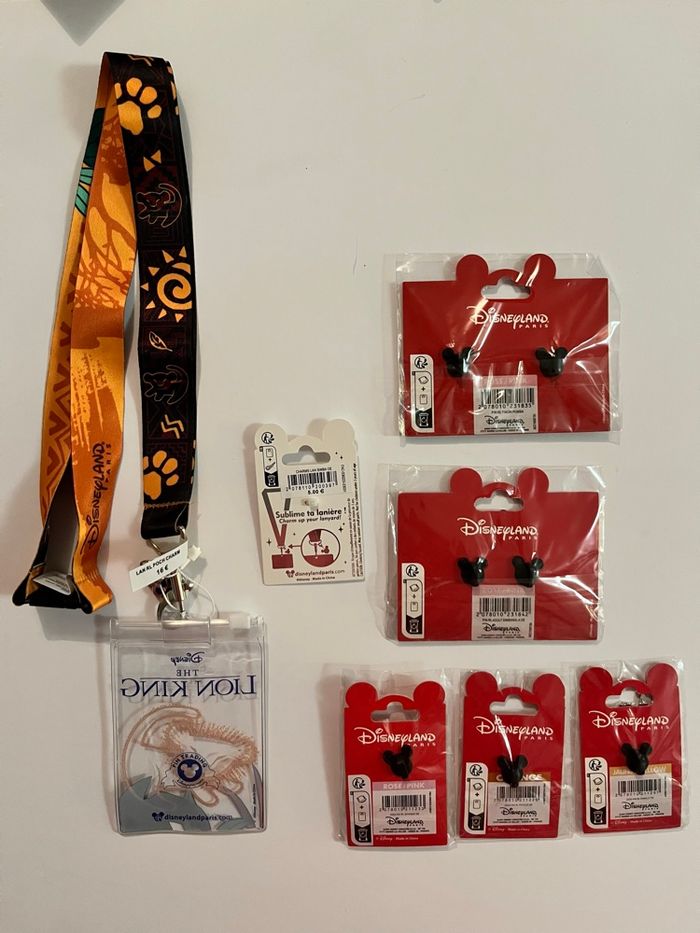 Lot pins et lanière Simba le roi lion - photo numéro 6