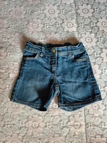 Short en jeans T 6 ans