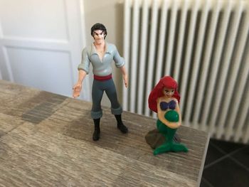 Figurine princesse Éric et ariel la petite sirène disney