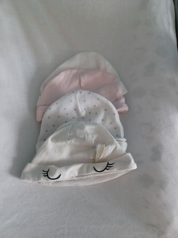 Lot de 4 bonnets