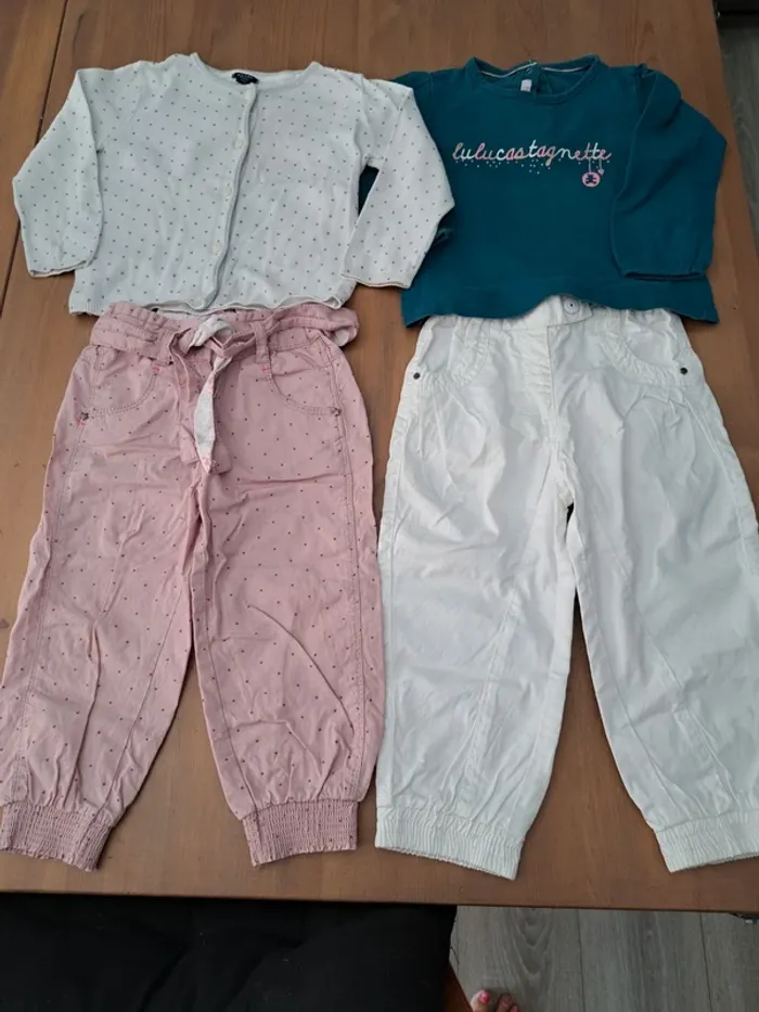 Pantalons et hauts fille 24 mois