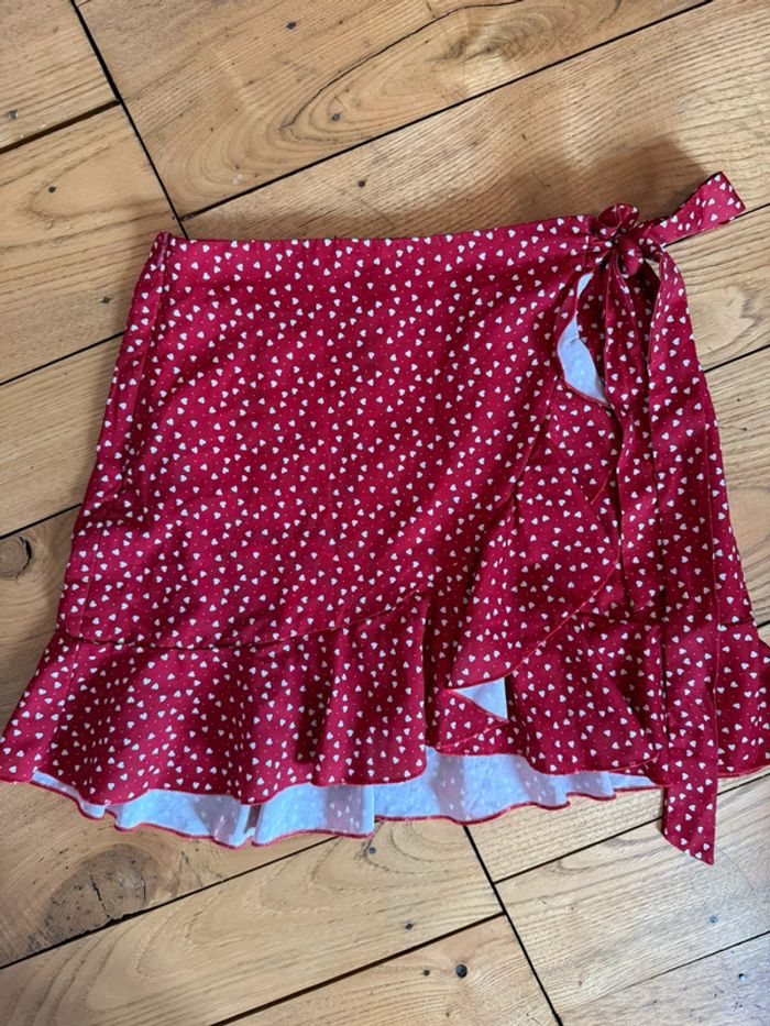 Jupe rouge en très bon état taille M SHEIN