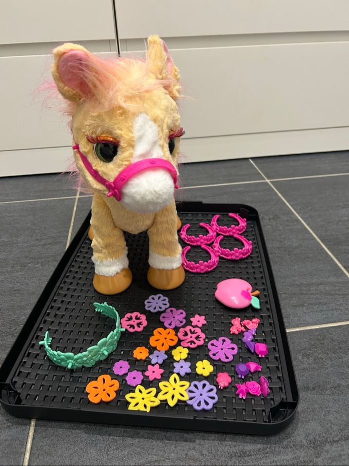 Poney furreal interactif