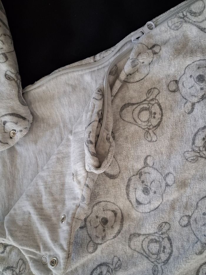 Gigoteuse manches amovibles - Winnie l'ourson grise 0-6 mois comme neuve - Marque Disney baby - photo numéro 6