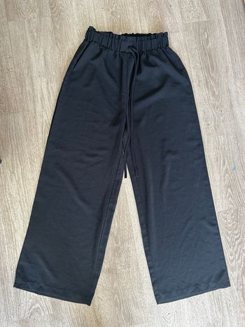 Pantalon noir fluide taille haute – Taille S – Très bon état
